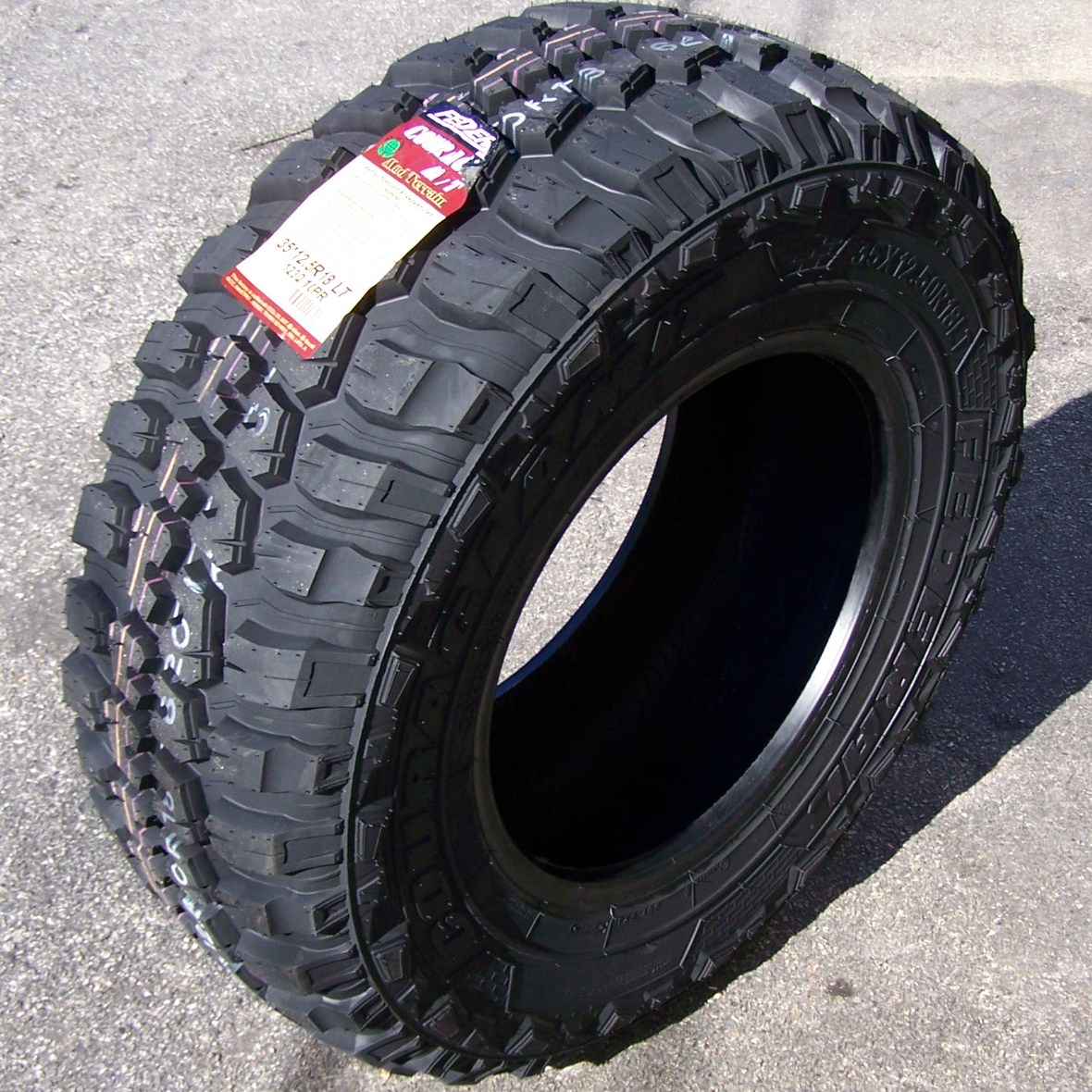 Federal couragia mt MUD terrain tire LT265/70R17 10 ply.
