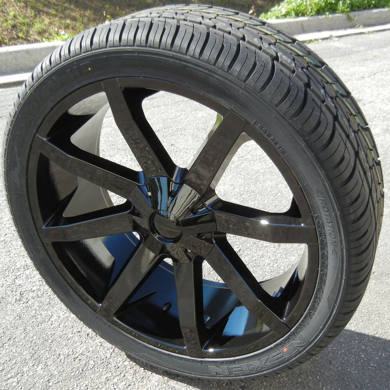 24 KMC Slide Wheels Nexen Roadian HP Tires Silverado Tahoe GMC Yukon